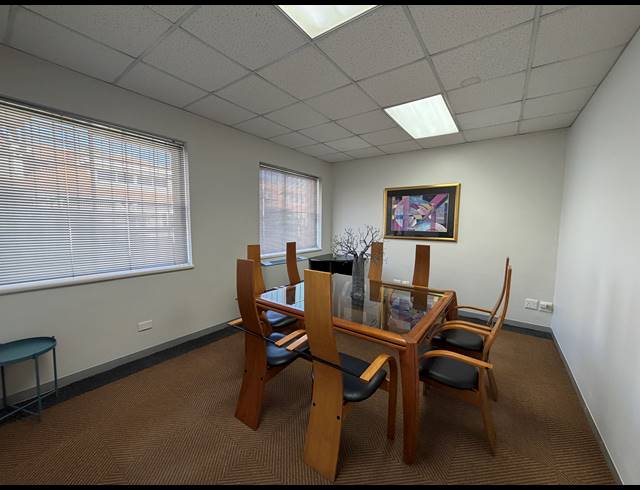 97M² OFFICE FOR SALE IN WOODMEAD